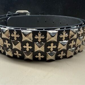 New Unisex Hot Topic Black Chrome Pyramid Stud Crosses Rocker Biker Belt Size XL